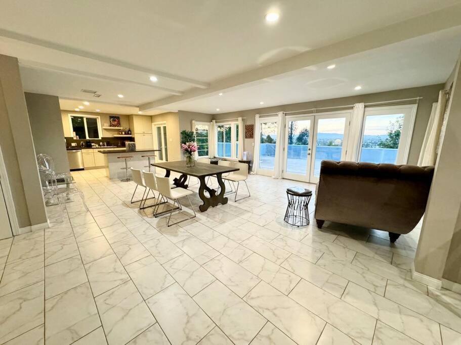 #universal Homestay